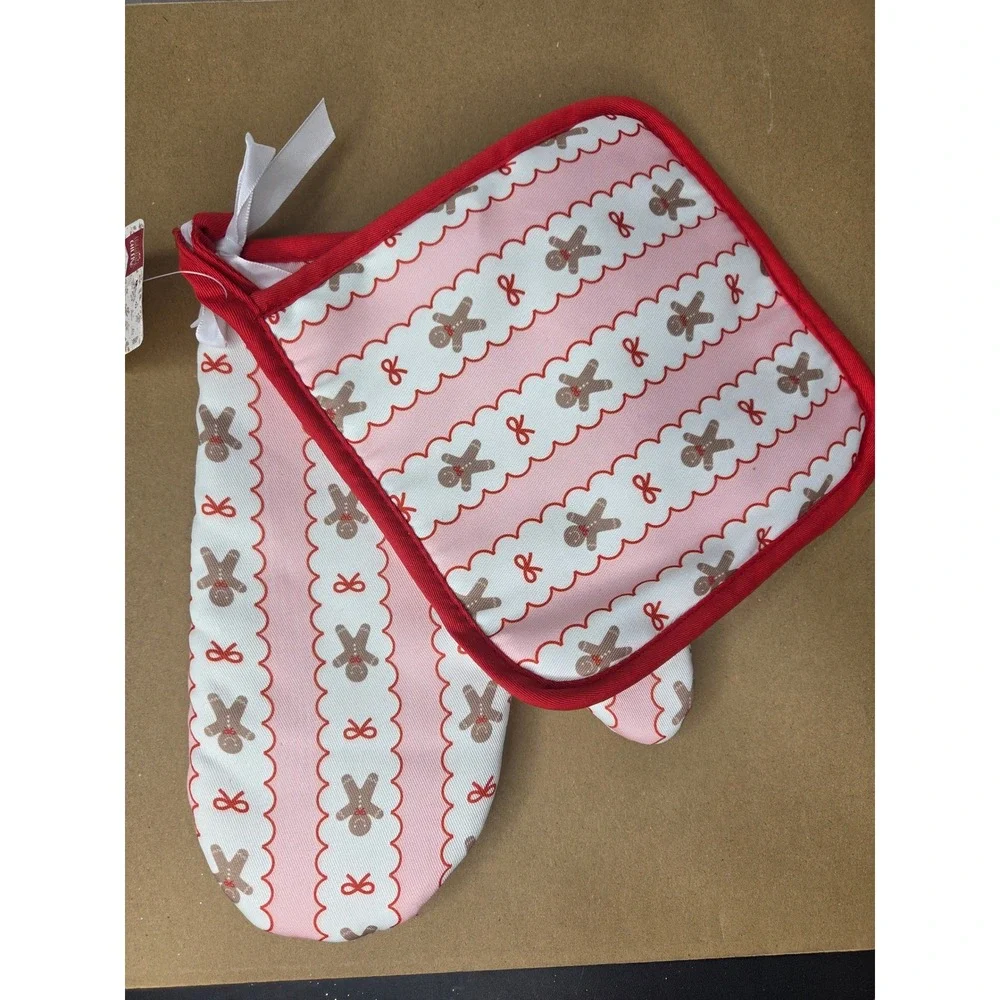 Pink Gingerbread Man Oven Mitt and Pot Holder Set Christmas Kitchen